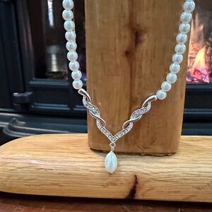 Vintage NRT Elegant Pearl and Statement Crystal  Beaded Necklace 🎁 Wrapped